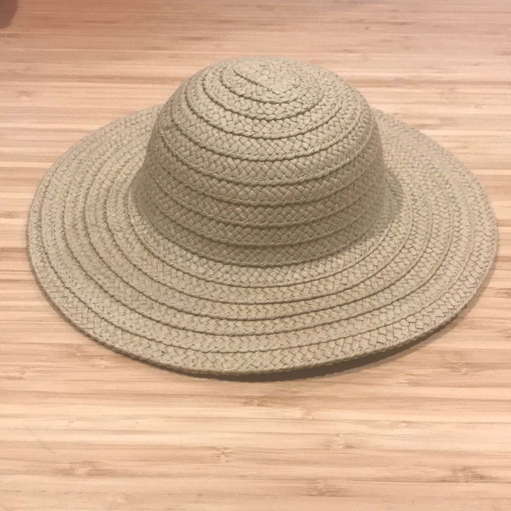 Cute Carter’s Baby Girl Summer Hat 0-3 Month